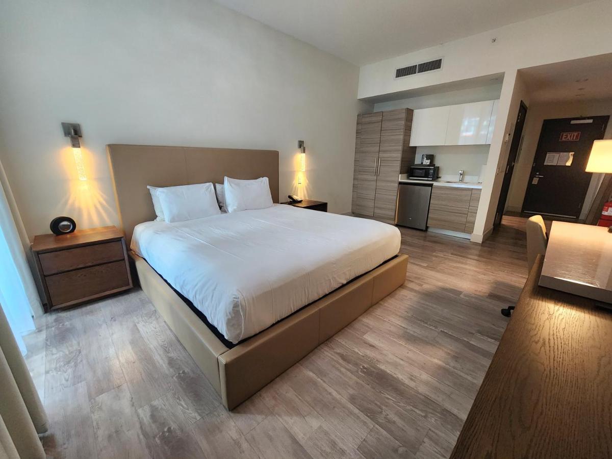Hollywood Studios Condo Costa ภายนอก รูปภาพ