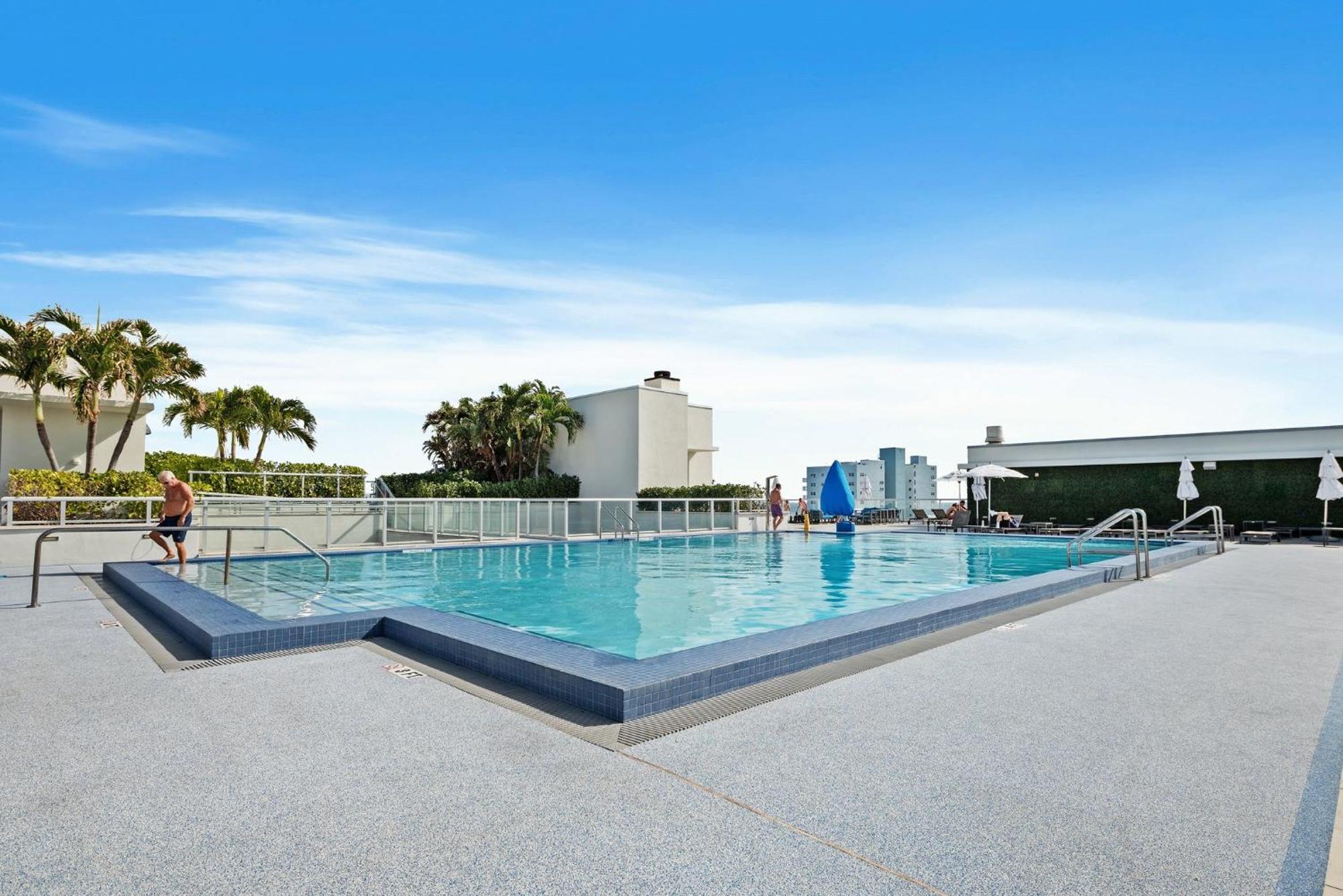 Hollywood Studios Condo Costa ภายนอก รูปภาพ
