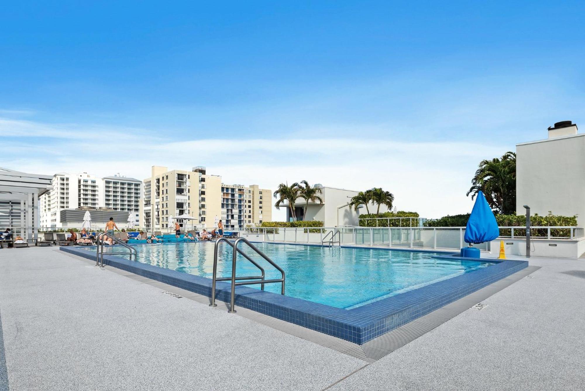 Hollywood Studios Condo Costa ภายนอก รูปภาพ